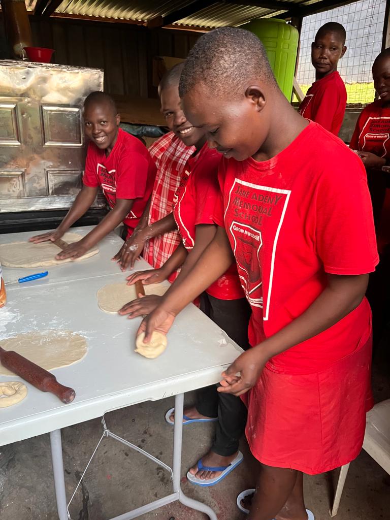 Making chapatis in the JAMS dining hall